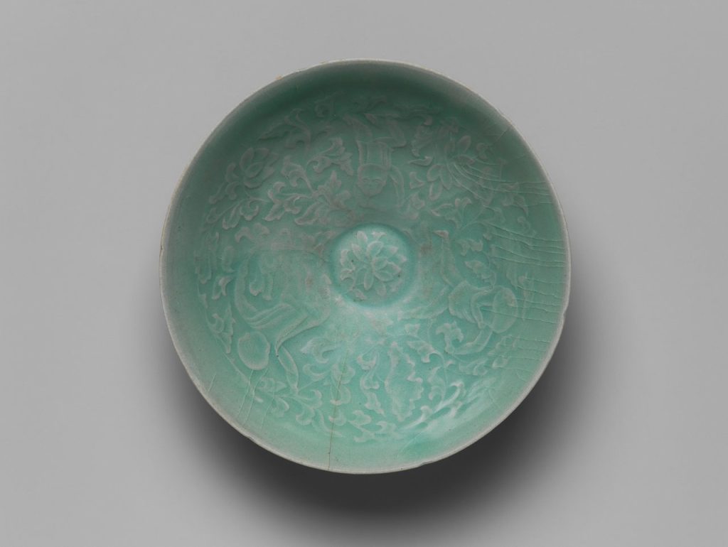 用高丽青瓷《双童莲纹碗》练习口沿椭圆、中心校准与凹面明暗