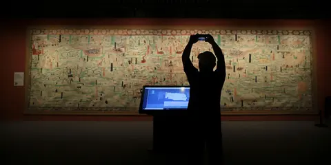 数字化莫高窟壁画与洞窟空间展示画面