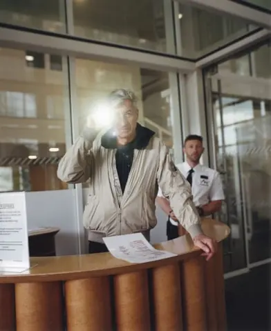 艺术家 Maurizio Cattelan 的肖像