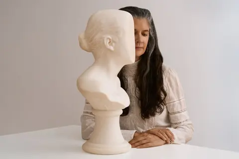 艺术家 Janine Antoni 的工作室肖像