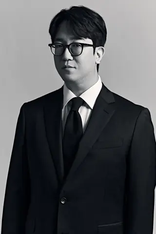 艺术家 Keepkwan 与其结合韩国传统视觉元素的 AI 辅助作品