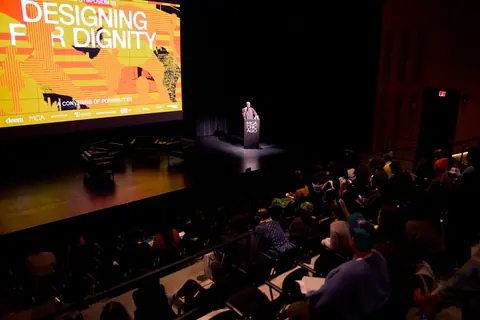 Deem Journal 往届 Designing for Dignity 研讨会中的参与者与演讲现场