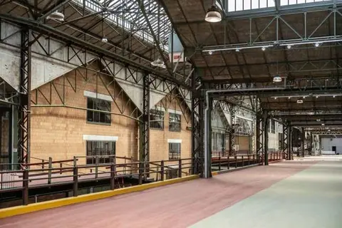 由旧 Citroën 车库改造的 Kanal-Centre Pompidou 室内空间