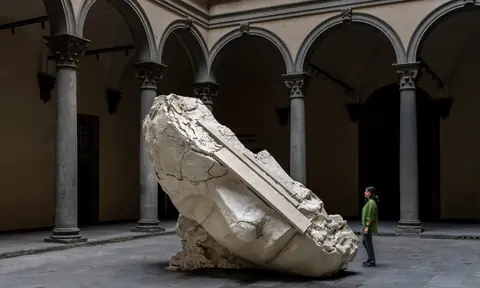 佛罗伦萨 Palazzo Strozzi《Broken》展览安装画面