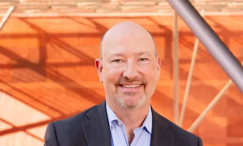 MOCA Los Angeles 新任馆长兼 CEO Jonathan Abbott 肖像