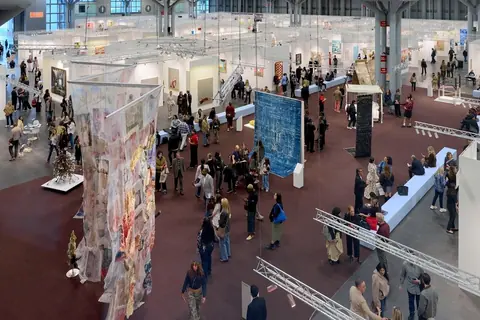 2026 年纽约 Armory Show 在 Javits Center 的展场景观