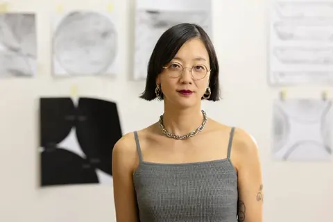 艺术家 Christine Sun Kim 肖像