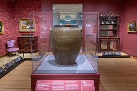 David Drake 于 1859 年制作的大型碱釉石器罐