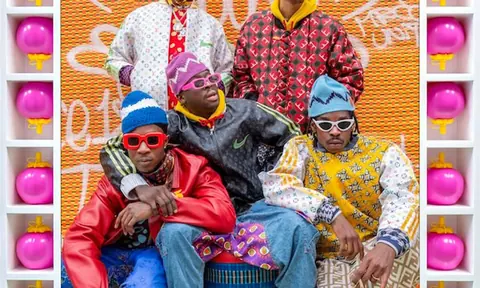 Hassan Hajjaj 于 2023 年创作的 Our Motherland Collective 群像作品